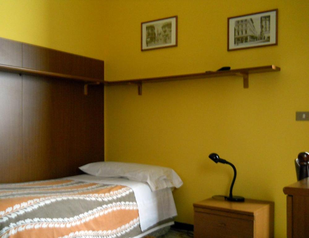 Hotel Del Pesce Luino Phòng bức ảnh