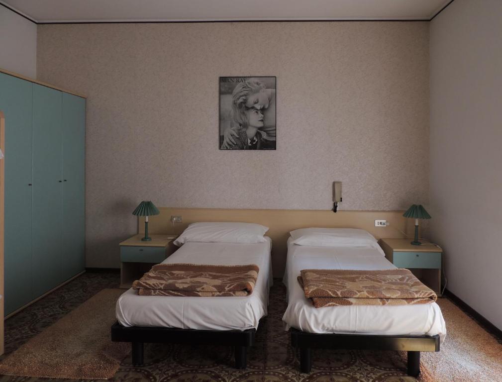 Hotel Del Pesce Luino Phòng bức ảnh